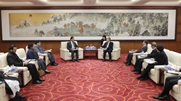 谢春涛会见巴基斯坦国民议会议长萨迪克